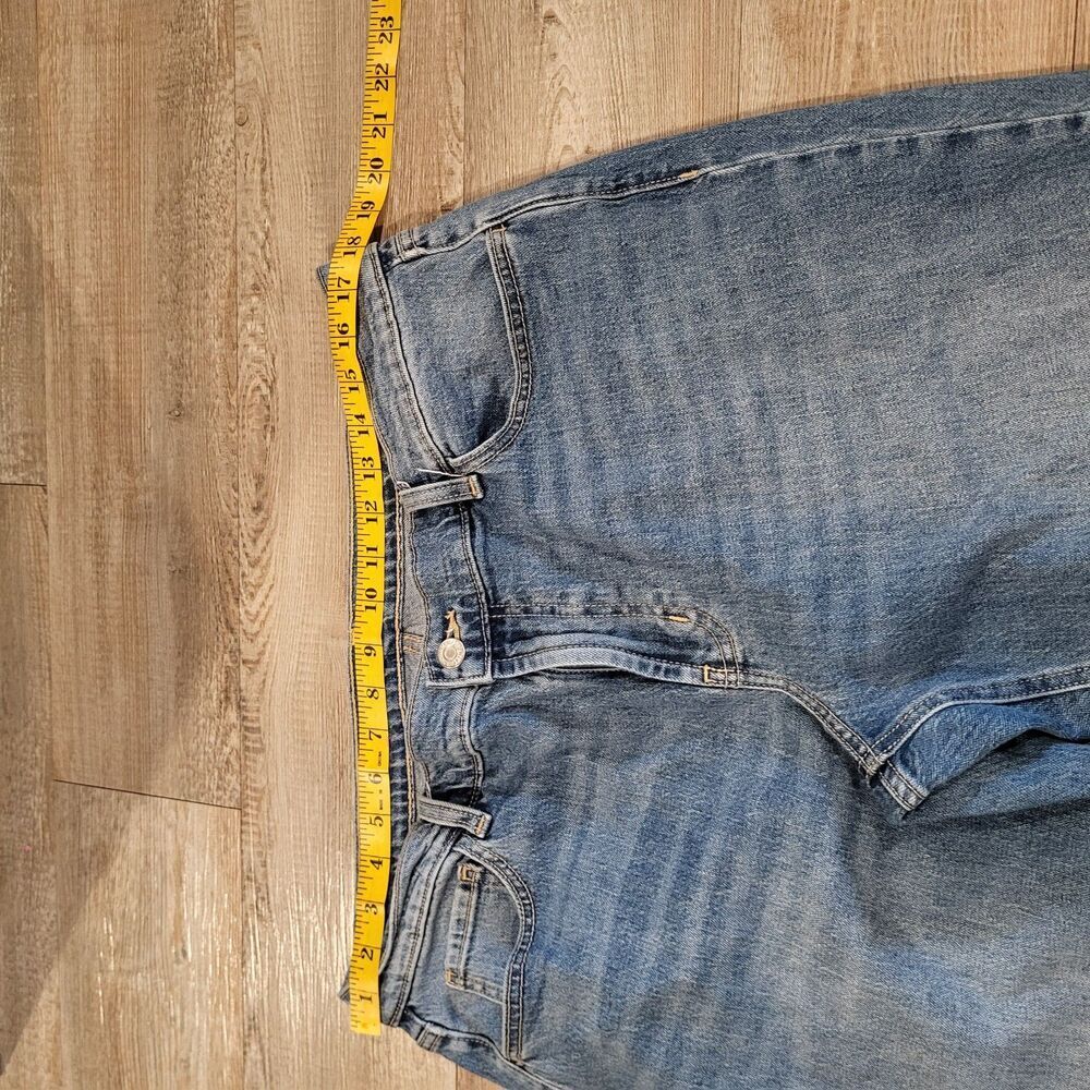 Old Navy Mid Rise WOW Boyfriend Fit Straight Jean Womens Size 14 - Picture 6 of 8